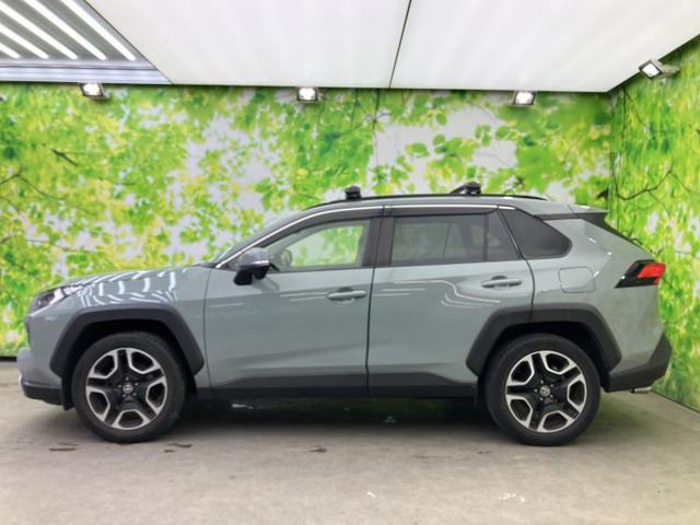 RAV42.0 アドベンチャー 4WD