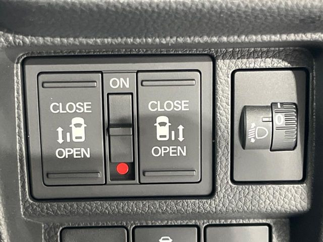 �y�����p���[�X���C�h�h�A�z�X�}�[�g�L�[��^�]�Ȃ̃X�C�b�`�Ō�ȗ����X���C�h�h�A�̊J���\���d��������͂����ăh�A���J����K�v�������A�����Ȃ��q�l�ł��ȒP�ɊJ���߂ł����K�ł���