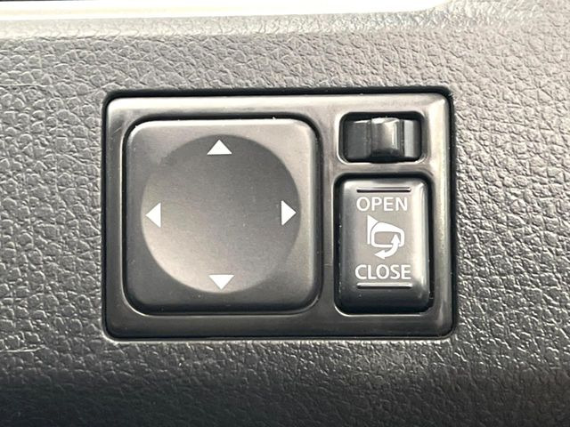 �y�d���i�[�~���[�z�T�C�h�~���[�͓d���i�[���ƂȂ��Ă���A�������ԏ�ł��L�Y�������X�N��}�����܂��B