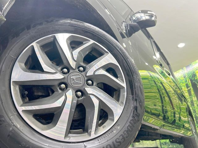 �y����16�C���`�A���~�z�C�[���z�O�ςɃ}�b�`���������A���~�z�C�[���𑕒����Ă���܂��B�e��ЊO�A���~�z�C�[����A�X�^�b�h���X�^�C�����戵�����Ă���܂��B���񂲑��k����������