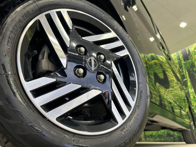 �y����14�C���`�A���~�z�C�[���z�O�ςɃ}�b�`���������A���~�z�C�[���𑕒����Ă���܂��B�e��ЊO�A���~�z�C�[����A�X�^�b�h���X�^�C�����戵�����Ă���܂��B���񂲑��k����������