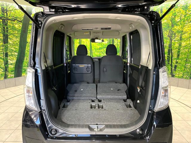 ���i�̂���������ʋ΁A���}���ɏ\���ȉ׎��X�y�[�X���m�ۂ��Ă���܂��B�Z�J���h�V�[�g��|���ƁA�傫�ȉו��̐ύڂ��\�ł���