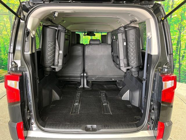 ���i�̂���������ʋ΁A���}���ɏ\���ȉ׎��X�y�[�X���m�ۂ��Ă���܂��B�Z�J���h�V�[�g��|���ƁA�傫�ȉו��̐ύڂ��\�ł���