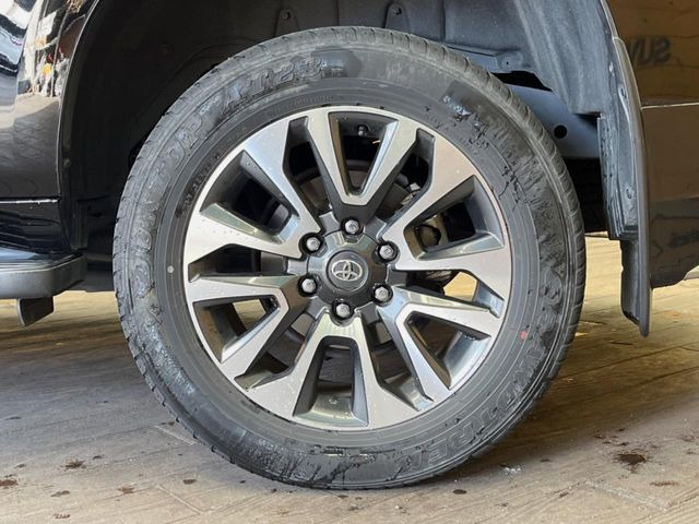 �y����19�C���`�A���~�z�C�[���z�O�ςɃ}�b�`���������A���~�z�C�[���𑕒����Ă���܂��B�e��ЊO�A���~�z�C�[����A�X�^�b�h���X�^�C�����戵�����Ă���܂��B���񂲑��k����������