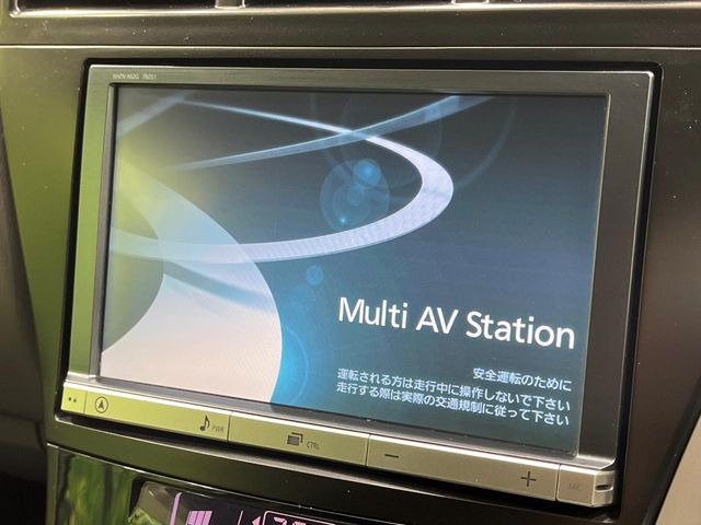 �y����8�^�i�r�z�l�C�̏����i�r�𑕔����Ă���܂��B�i�r�̎g���₷���͂������A�I�[�f�B�I�@�\���[��!�L�����v�◷�s�͂������A�ʋ΂┃�����ȂǕ��i�̃h���C�u���y�����Ȃ�͂���