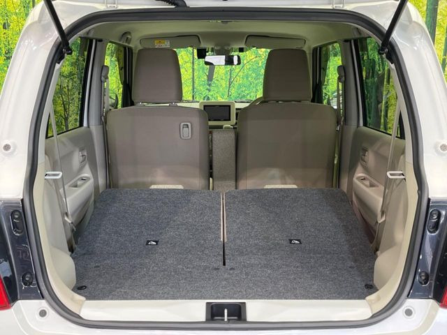 ���i�̂���������ʋ΁A���}���ɏ\���ȉ׎��X�y�[�X���m�ۂ��Ă���܂��B�Z�J���h�V�[�g��|���ƁA�傫�ȉו��̐ύڂ��\�ł���