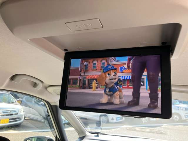 フリップダウンモニター