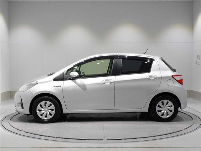 ヴィッツ1.5 ハイブリッド F