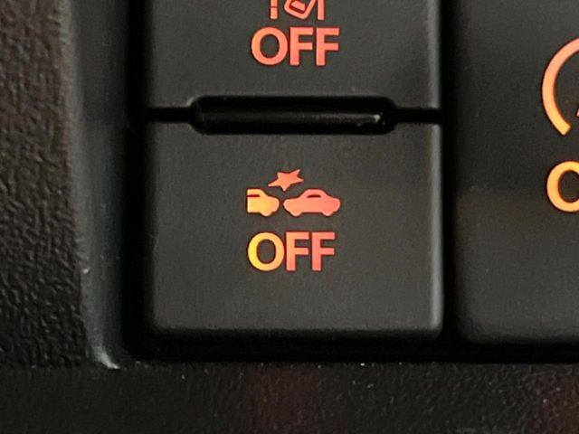 �y�X�Y�L �Z�[�t�e�B�T�|�[�g�z���s���ɑO���̎ԗ�����F�����A�Փ˂������Ȏ��͌x��ƃu���[�L�ŏՓˉ���Ɣ�Q�y�����A�V�X�g�B�����S�Ƀh���C�u�����y���݂��������܂��B