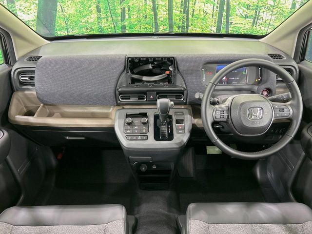 フリード1.5 e:HEV エアー EX