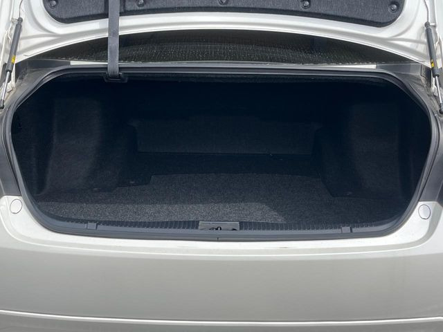 ���i�̂���������ʋ΁A���}���ɏ\���ȉ׎��X�y�[�X���m�ۂ��Ă���܂��B