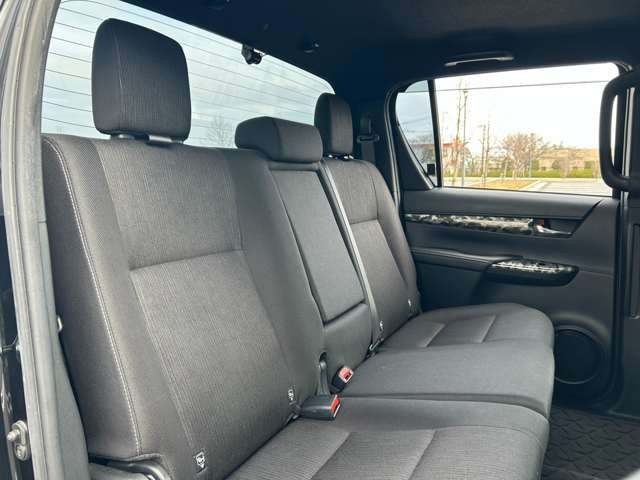 ご覧いただき誠に有難うございます。【GLOBAL CREST幸手店】 埼玉県幸手市の1000坪ほどの広大な敷地に常時150台以上展示しております。屋内でご覧いただくことも可能です。