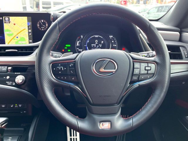 �y�����v�����X�e�A�����O�z�㎿�Ȋv���g�p���邱�ƂŁA��ɂ����������݂ƂĂ��^�]���₷���n���h���ł���