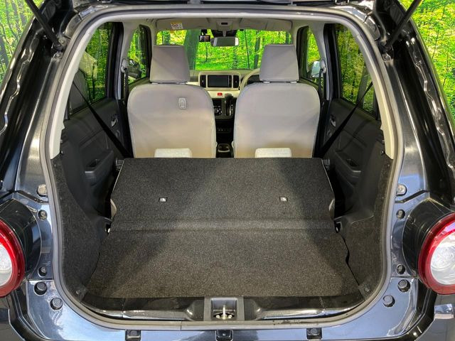 ���i�̂���������ʋ΁A���}���ɏ\���ȉ׎��X�y�[�X���m�ۂ��Ă���܂��B�Z�J���h�V�[�g��|���ƁA�傫�ȉו��̐ύڂ��\�ł���