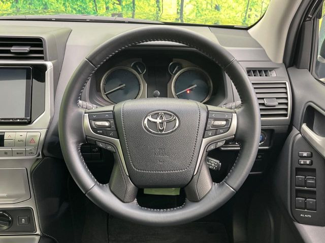 �y�X�e�A�����O�X�C�b�`�z�^�]���A�O������ڐ������炷���ƂȂ��A�I�[�f�B�I���̑��삪�\�ȕ֗��@�\!���S&���K�ȃh���C�u�����o���Ă���܂���