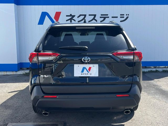 安心の最長10年・走行無制限保証(有償)をご用意。保証内容も充実はもちろん、無料点検&オイル交換や、年中無休の全国・24時間ロードサービスも付帯されておりますのでご安心下さい。