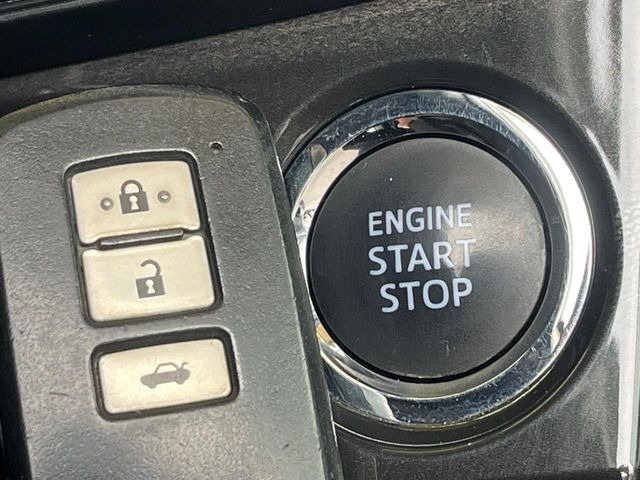 �y�X�}�[�g�L�[�z�J�o����|�P�b�g�ɓ��ꂽ�܂܂ł��h�A�̎{���E�������\�ȃX�}�[�g�L�[�𑕔��B�G���W���̃I���E�I�t�����J�M�����o���K�v����������Ƃ��Ă��֗��ł���