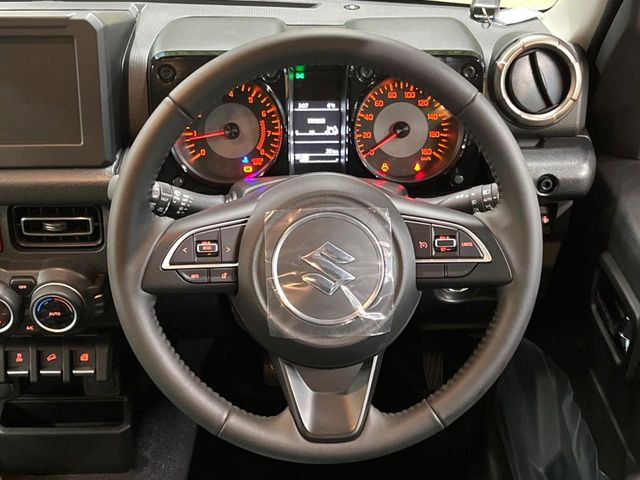 �y�����v�����X�e�A�����O�z�㎿�Ȋv���g�p���邱�ƂŁA��ɂ����������݂ƂĂ��^�]���₷���n���h���ł���