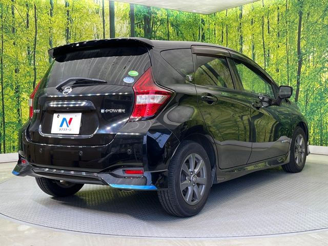 ☆全国のネクステージからお取り寄せが可能※!遠方の店舗に展示してあるクルマが気になる場合も、最寄りの店舗でご覧いただくことが可能です!是非私たちに要望をお聞かせください!※別途費用