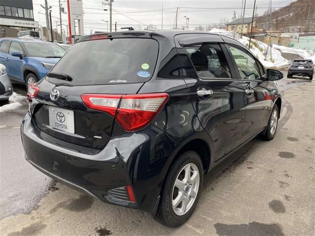 ヴィッツ1.3 F セーフティ エディションIII 4WD