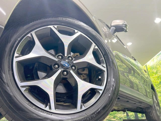 【純正18インチアルミホイール】外観にマッチした純正アルミホイールを装着しております。各種社外アルミホイールや、スタッドレスタイヤも取扱いしております。是非ご相談ください♪