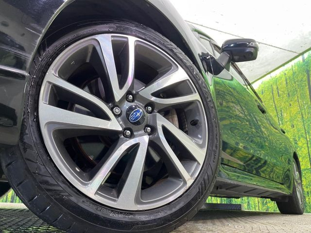 �y�O���[�h��p����18�C���`�A���~�z�C�[���z�f�U�C�����̍��������A���~�z�C�[���𑕒����Ă���܂��B�e��ЊO�A���~�z�C�[����A�X�^�b�h���X�^�C�����戵�����Ă���܂��B���񂲑��k����������