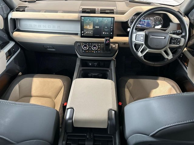 ディフェンダー110 X ダイナミック SE 3.0L D300 ディーゼル 4WD