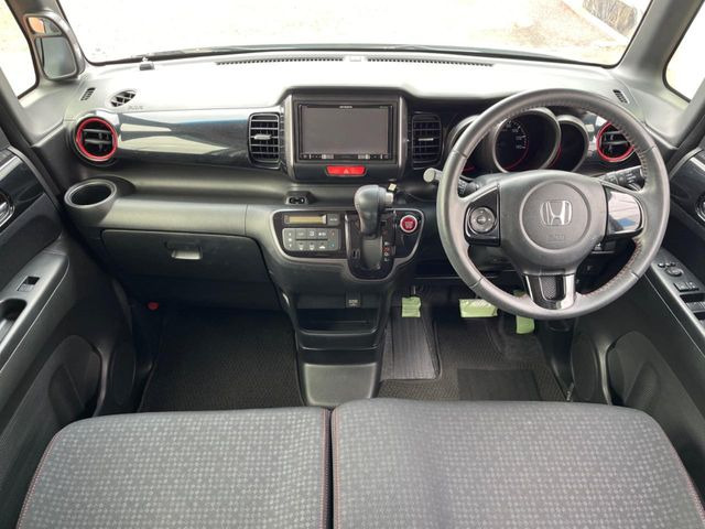 N-BOXカスタムG Lパッケージ 2トーンカラースタイル