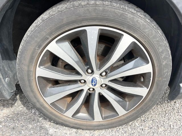 �y�����A���~�z�C�[���z�O�ςɃ}�b�`���������A���~�z�C�[���𑕒����Ă���܂��B�e��ЊO�A���~�z�C�[����A�X�^�b�h���X�^�C�����戵�����Ă���܂��B���񂲑��k����������