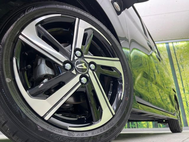 �y����15�C���`�A���~�z�C�[���z�O�ςɃ}�b�`���������A���~�z�C�[���𑕒����Ă���܂��B�e��ЊO�A���~�z�C�[����A�X�^�b�h���X�^�C�����戵�����Ă���܂��B���񂲑��k����������