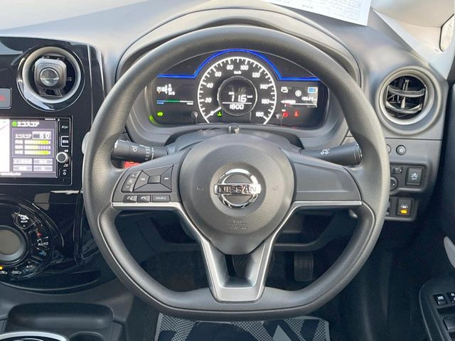 �y�X�e�A�����O�X�C�b�`�z�^�]���A�O������ڐ������炷���ƂȂ��A�I�[�f�B�I���̑��삪�\�ȕ֗��@�\!���S&���K�ȃh���C�u�����o���Ă���܂���