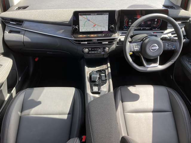 ノートオーラ1.2 G 90周年記念車