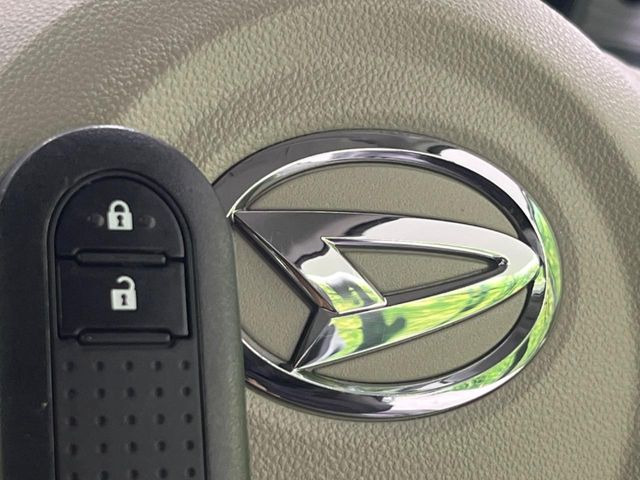 �y�L�[�t���[�V�X�e���z�J�o����|�P�b�g�ɓ��ꂽ�܂܂ł��h�A�̎{���E�������\�ȃX�}�[�g�L�[�𑕔��B�G���W���̃I���E�I�t�����J�M�����o���K�v����������Ƃ��Ă��֗��ł���