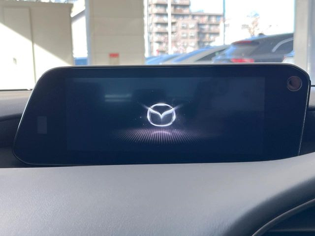 �y8.8�C���`�}�c�_�R�l�N�g�z�ԓ��̕��͋C�Ƀ}�b�`������^�̃f�B�X�v���C�B�X�}�z�ڑ��ł̃i�r�g�p��Bluetooth�Đ����A�l�X�ȋ@�\���y���߂܂��B�����I�ȃ_�C�������삪�\�ŁA�g��������ǍD�ł��B