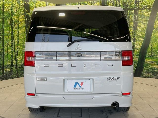 安心の最長10年・走行無制限保証(有償)をご用意。保証内容も充実はもちろん、無料点検&オイル交換や、年中無休の全国・24時間ロードサービスも付帯されておりますのでご安心下さい。