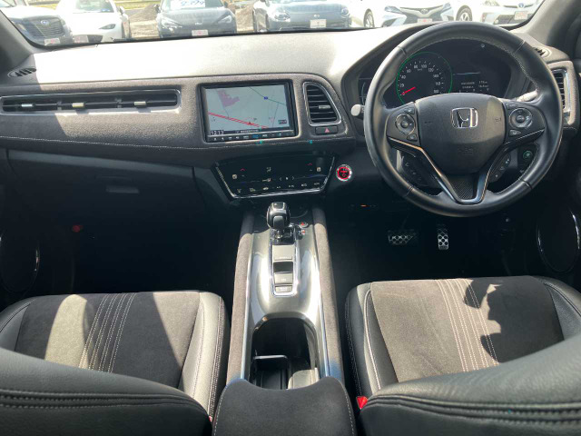 ヴェゼル1.5 ハイブリッド RS ホンダセンシング