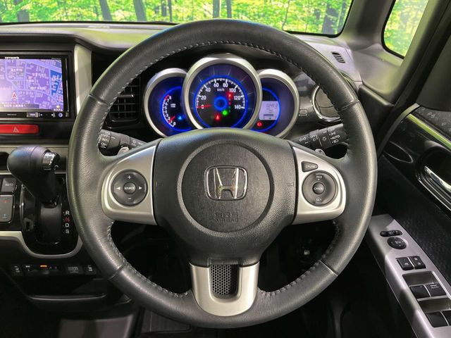 �y�N���[�Y�R���g���[���z�������H�����N���N���s�B�A�N�Z���𗣂��Ă���葬�x�ő��s���ł��A�������^�]���̕��S���y��!�����E�������ȒP�ȃX�C�b�`����Œ����ł��܂��B