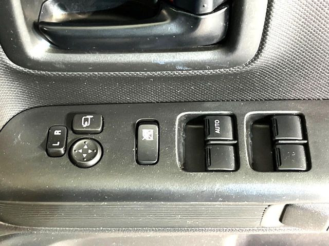 �y�d���i�[�~���[�z�T�C�h�~���[�͓d���i�[���ƂȂ��Ă���A�������ԏ�ł��L�Y�������X�N��}�����܂��B