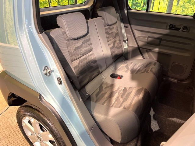 ���i���ȃI���W�i���t���A�}�b�g���I�v�V�����ɂĂ��p�ӂ��Ă���܂��B���D���ȃf�U�C����J���[�����Ԃɍ��킹�đI��ł����������Ƃ��ł��܂���