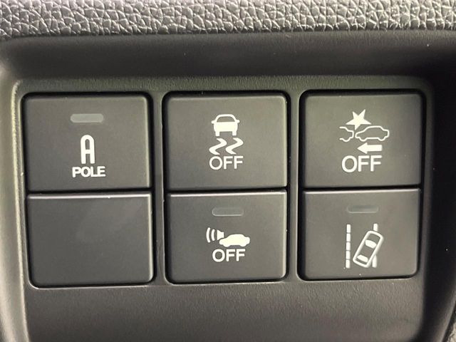 �y�z���_�Z���V���O�z���s���ɑO���̎ԗ�����F�����A�Փ˂������Ȏ��͌x��ƃu���[�L�ŏՓˉ���Ɣ�Q�y�����A�V�X�g�B�����S�Ƀh���C�u�����y���݂��������܂��B