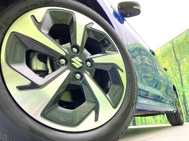 �y����16�C���`�A���~�z�C�[���z�O�ςɃ}�b�`���������A���~�z�C�[���𑕒����Ă���܂��B�e��ЊO�A���~�z�C�[����A�X�^�b�h���X�^�C�����戵�����Ă���܂��B���񂲑��k����������