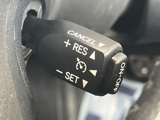 �y�N���[�Y�R���g���[���z�������H�����N���N���s�B�A�N�Z���𗣂��Ă���葬�x�ő��s���ł��A�������^�]���̕��S���y��!�����E�������ȒP�ȃX�C�b�`����Œ����ł��܂��B