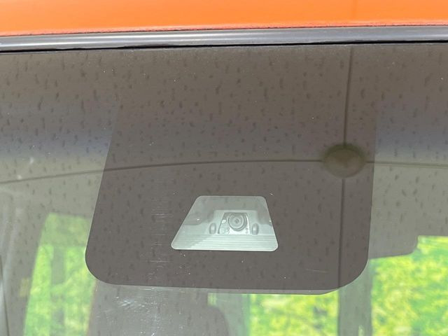 �y�X�}�[�g�A�V�X�g�z���s���ɑO���̎ԗ�����F�����A�Փ˂������Ȏ��͌x��ƃu���[�L�ŏՓˉ���Ɣ�Q�y�����A�V�X�g�B�����S�Ƀh���C�u�����y���݂��������܂��B