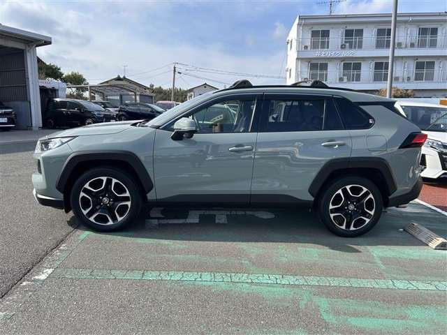 RAV42.0 アドベンチャー 4WD