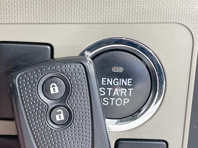 �y�A�N�Z�X�L�[&�v�b�V���X�^�[�g�z�J�o����|�P�b�g�ɓ��ꂽ�܂܂ł��h�A�̎{���E�������\�ȃX�}�[�g�L�[�𑕔��B�G���W���̃I���E�I�t�����J�M�����o���K�v�������A�{�^�����v�b�V�����邾����OK��