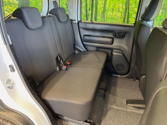 ���i���ȃI���W�i���t���A�}�b�g���I�v�V�����ɂĂ��p�ӂ��Ă���܂��B���D���ȃf�U�C����J���[�����Ԃɍ��킹�đI��ł����������Ƃ��ł��܂���