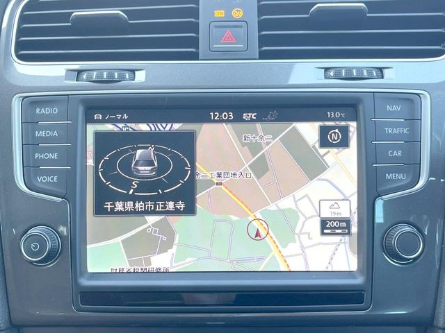 ●純正ナビ:一体感のあるナビは、高級感ある車内を演出してくれます。オーディオ機能も充実しておりますので、運転もより楽しめます♪