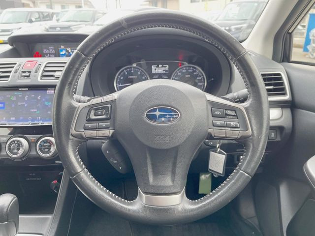 �y�����v�����X�e�A�����O�z�㎿�Ȋv���g�p���邱�ƂŁA��ɂ����������݂ƂĂ��^�]���₷���n���h���ł���