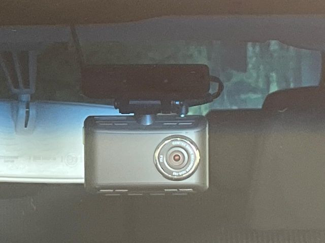 【ドライブレコーダー】ドライブレコーダー装備!走行中はもちろん、あおり運転や事故に遭遇した際、映像で記録し、万一のリスクに備えます。※記録用SDカードはお客様ご自身でご準備いただく必要があります。