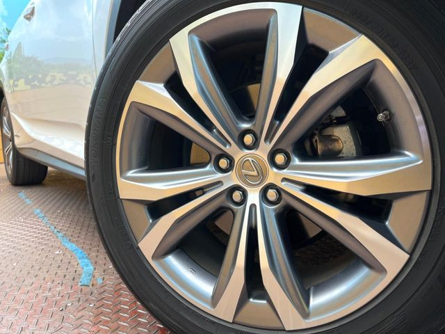 �y���������C���`�A���~�z�C�[���z�O�ςɃ}�b�`���������A���~�z�C�[���𑕒����Ă���܂��B�e��ЊO�A���~�z�C�[����A�X�^�b�h���X�^�C�����戵�����Ă���܂��B���񂲑��k����������